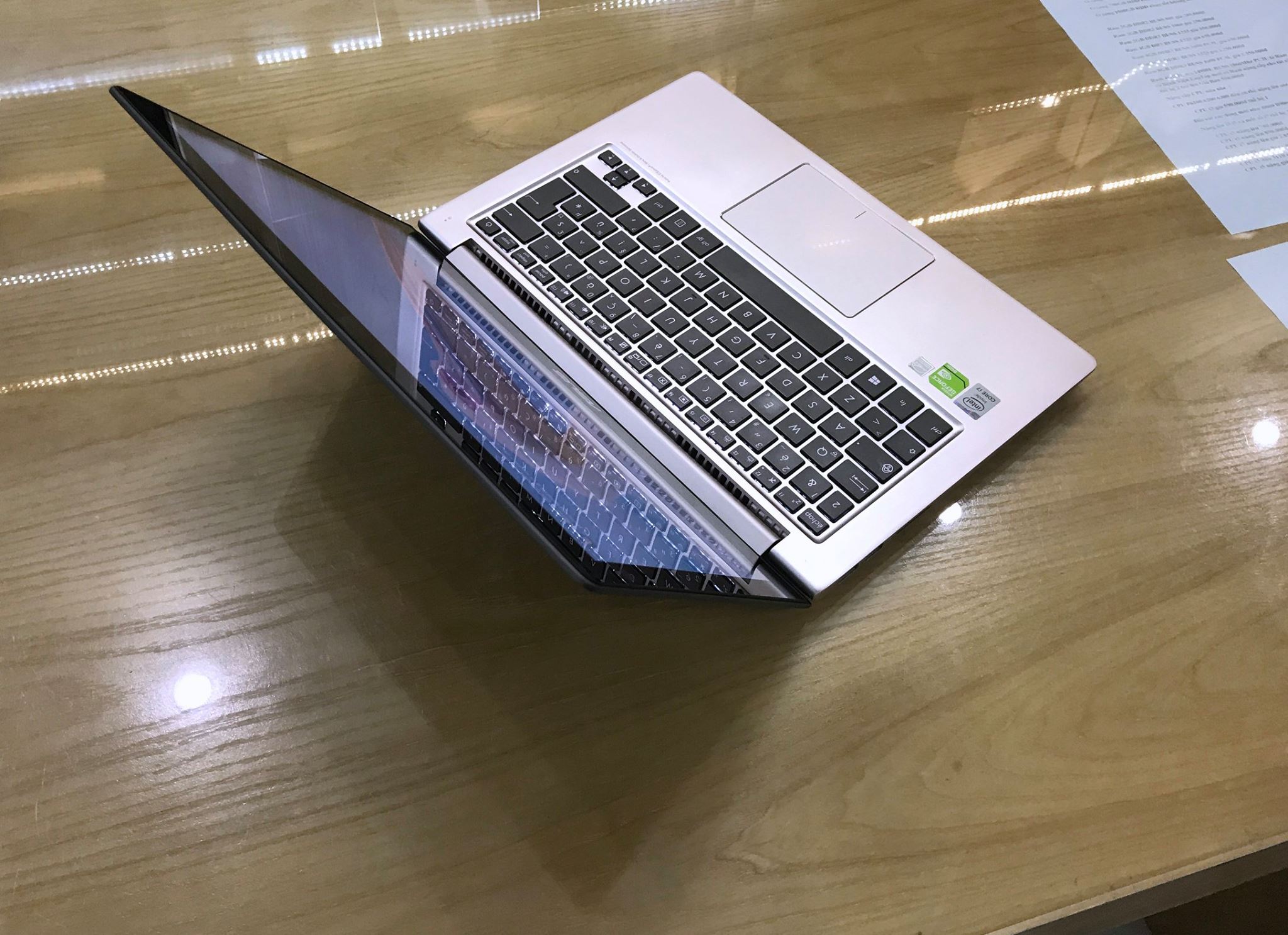 Laptop Ultralbook ASUS UX303LB 8.jpg
